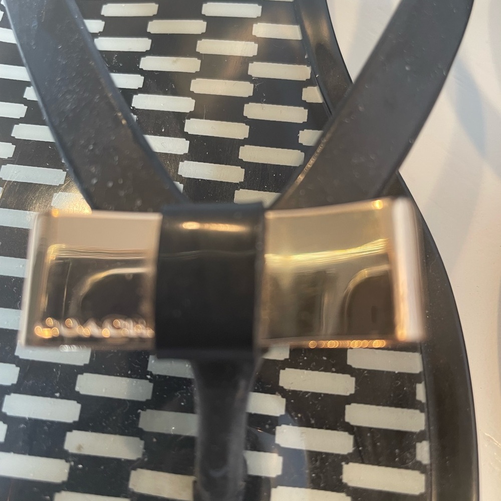 Coach NewYork ‘Landon’ Black Jelly Flip Flops - 6B Perfect for Spring Break! - Picture 8 of 8
